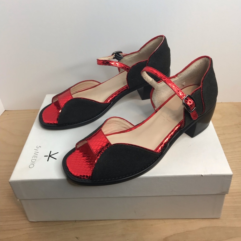 5 y Medio Carlota Heels